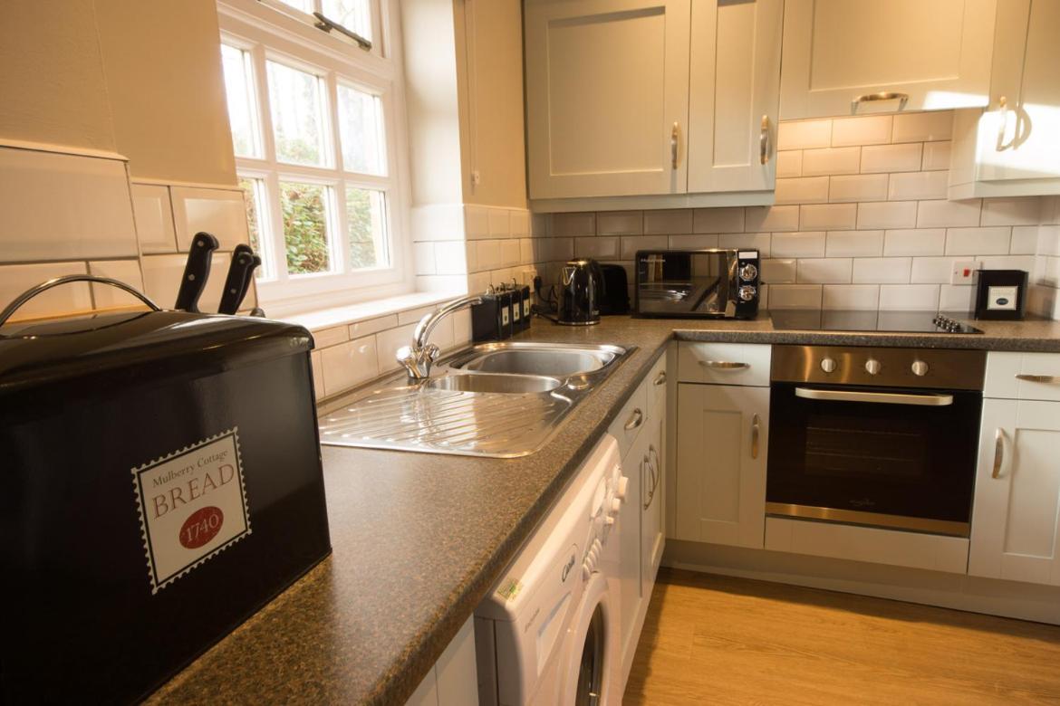 מטלוק Eyam Cottage - Darwin Lake Holiday Village מראה חיצוני תמונה